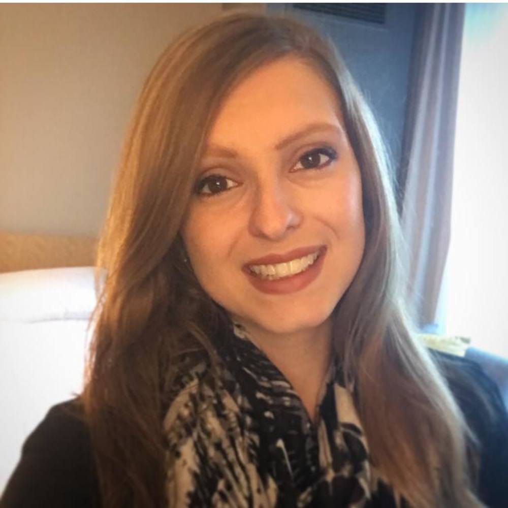 Meet your Posher, Lara